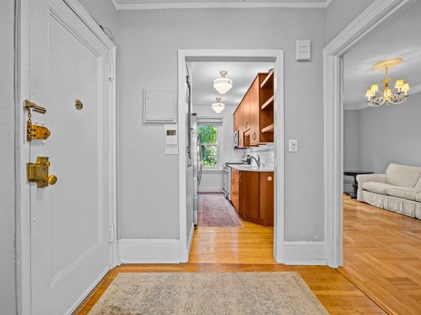 525 West 238th Street 1L, Bronx NY 10463