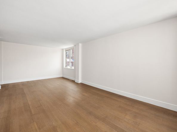555 Main Street 909, New York NY 10044