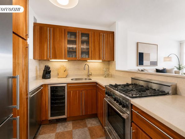 145 East 15th Street 15T, New York NY 10003