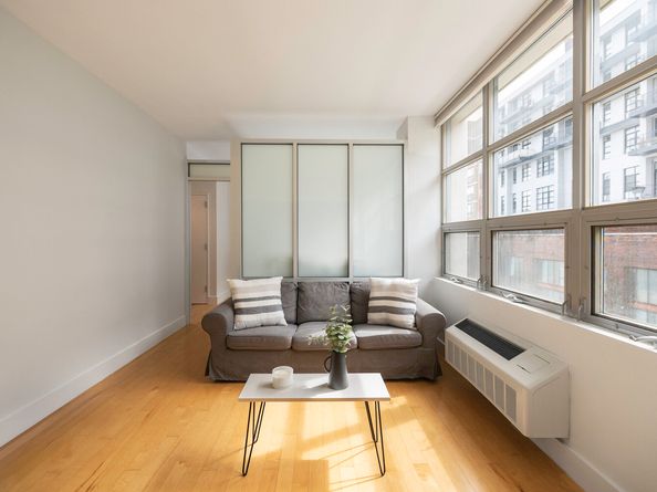 5-26 47th Road 3C, Queens NY 11101