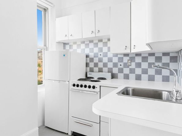 24 5th Avenue 831, New York NY 10011