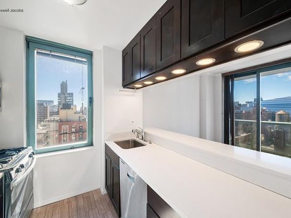 127 East 30th Street 17B, New York NY 10016