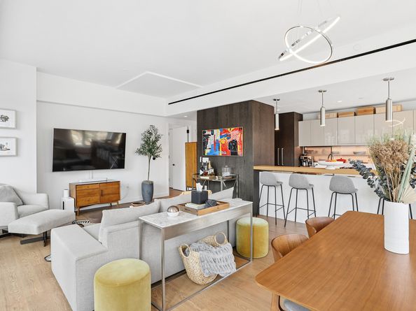 202 Broome Street 7M, New York NY 10002