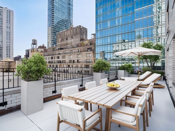 200 East 58th Street 18A, New York NY 10022