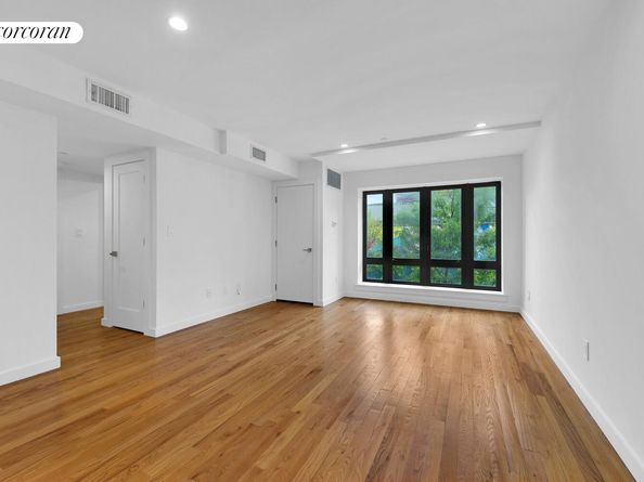 30-25 21st Street 2C, Queens NY 11102