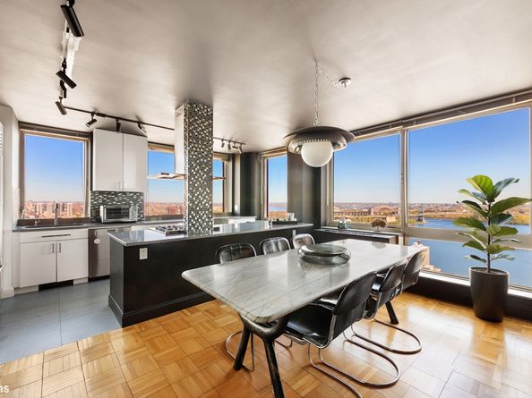 215 East 96th Street 41H, New York NY 10128
