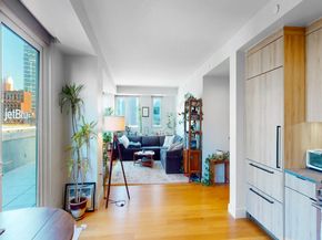 24-16 Queens Plaza S 7B, Queens NY 11101