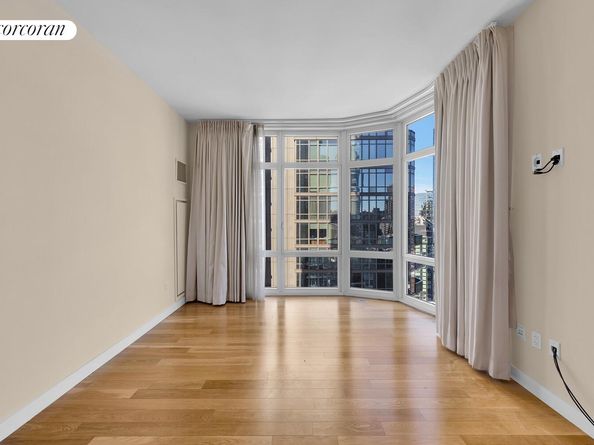 555 West 59th Street 29A, New York NY 10019