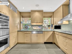 7 Beekman Place 14, New York NY 10022