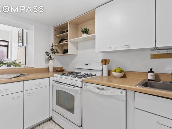 372 5th Avenue 9J, New York NY 10018