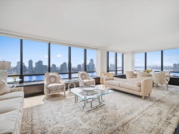 870 United Nations Plaza 22F, New York NY 10017