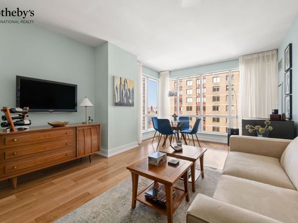 350 West 42nd Street 10C, New York NY 10036