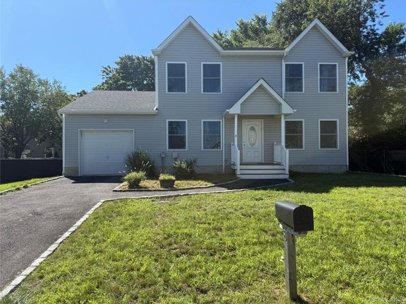 8 W Narcissus Road, Mastic Beach NY 11951