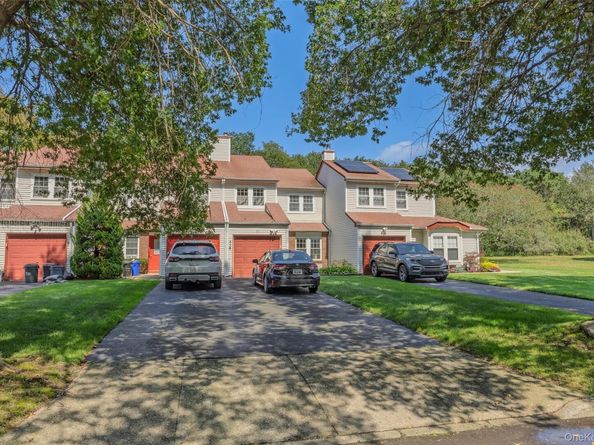 11 Burgoyne Court, Coram NY 11727