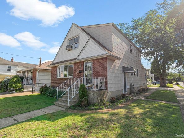 19 Acorn Place, Lynbrook NY 11563