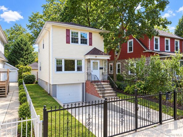 142-10 Oak Avenue, Flushing NY 11355