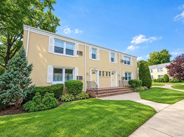 71-68 252nd Street 2B, Bellerose NY 11426