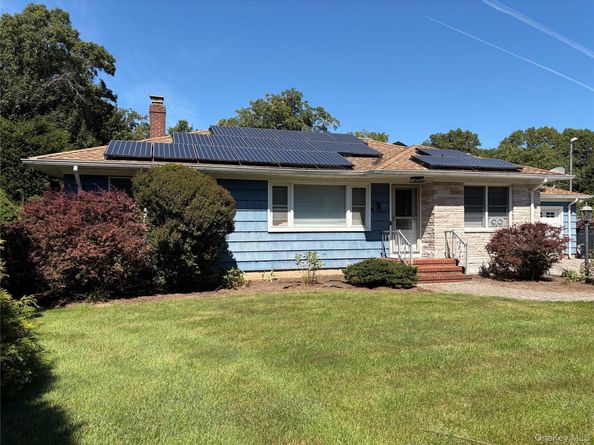 220 Hubbard Avenue, Riverhead NY 11901