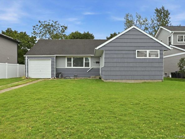 1095 Huckleberry Road, Bellmore NY 11710