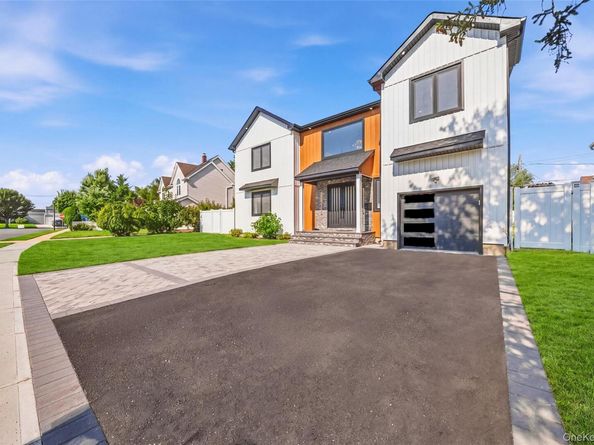9 Vista Lane, Levittown NY 11756