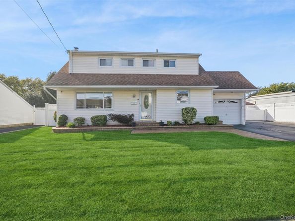 532 Alwick Avenue, West Islip NY 11795