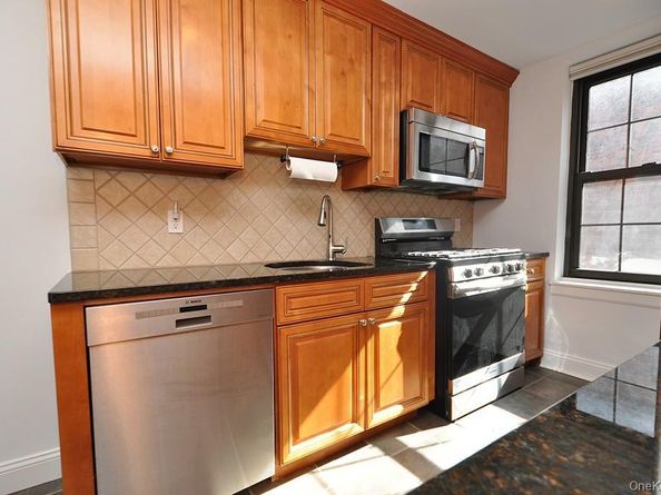 105 Garth Road 5H, Scarsdale NY 10583