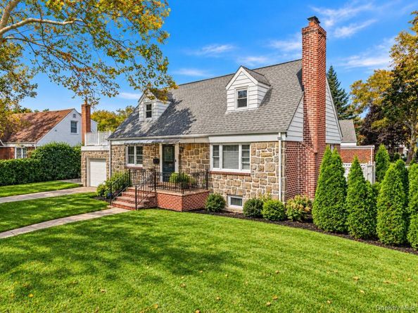471 Beech Street, New Hyde Park NY 11040