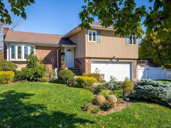 3757 Jules Lane, Wantagh NY 11793
