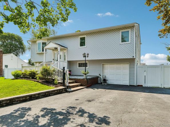 22 Liberty Avenue, Selden NY 11784