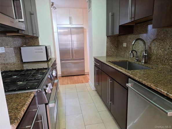 17-85 215 Street 6G, Bayside NY 11360