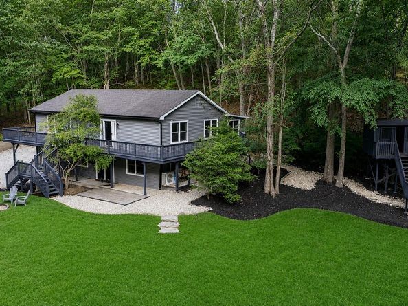 644 Bread And Cheese Hollow Road, Northport NY 11768