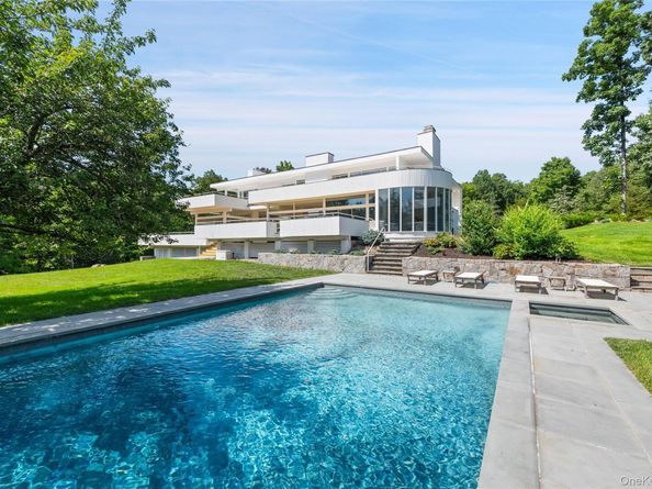 10 Dogwood Hills Road, Pound Ridge NY 10576