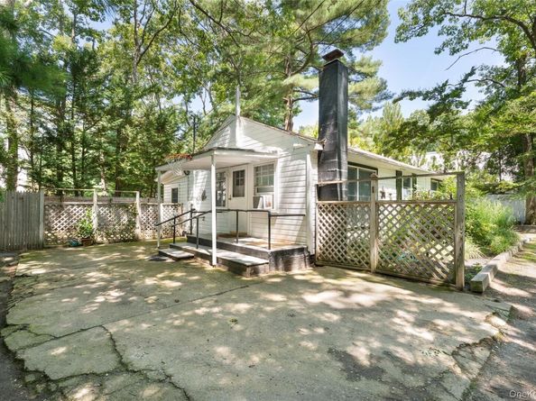 141 W Neck Road, Southampton NY 11968