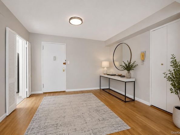142-05 Roosevelt Avenue 320, Flushing NY 11354