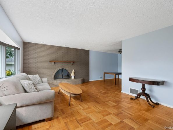 10 Primrose Avenue, Hicksville NY 11801