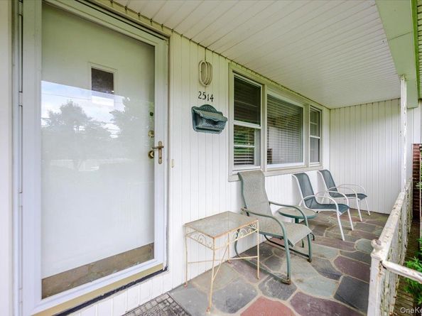 2514 Lindenmere Drive, Merrick NY 11566