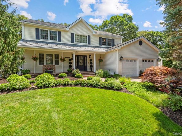 35 Pine Ridge Drive, Smithtown NY 11787