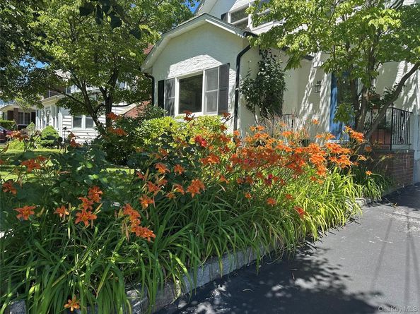 17 Cypress Avenue, Port Washington NY 11050
