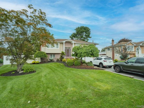 66 Harvest Lane, Commack NY 11725