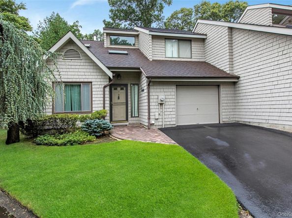 11 Rose Court, East Islip NY 11730