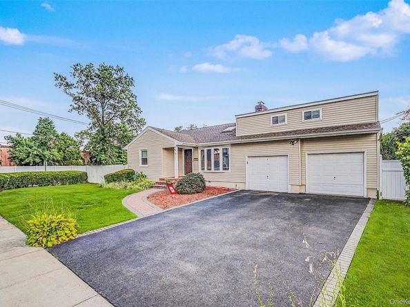 28 Greenvale Lane, Syosset NY 11791
