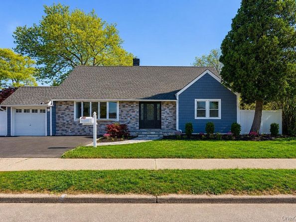 2206 Union Boulevard, Bay Shore NY 11706