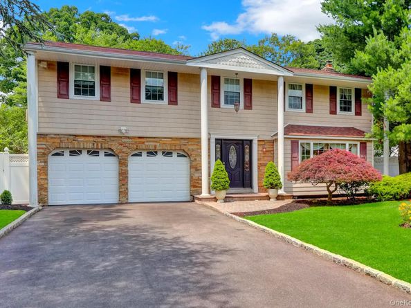 140 Wedgewood Drive, Hauppauge NY 11788