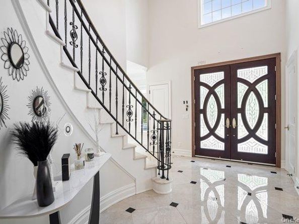 23 Woodbury Road, Woodbury NY 11797