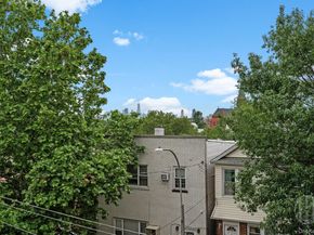 50-21 39 Place 3B, Sunnyside NY 11104