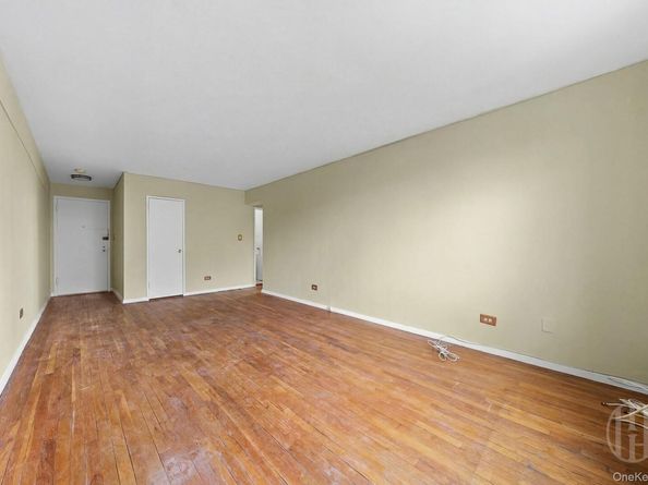 50-21 39 Place 3B, Sunnyside NY 11104
