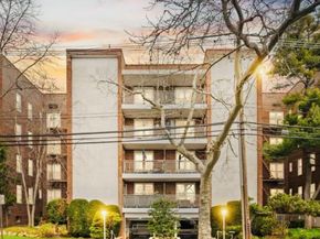100 Brooklyn Avenue 4V, Freeport NY 11520