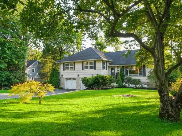 25 Manor Avenue, White Plains NY 10605