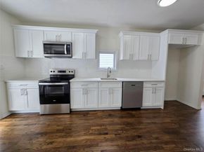 20 W 10th Road, Broad Channel NY 11693