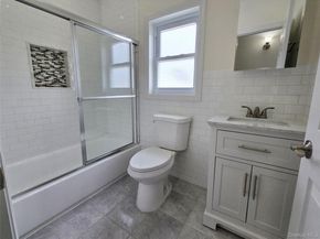 20 W 10th Road, Broad Channel NY 11693